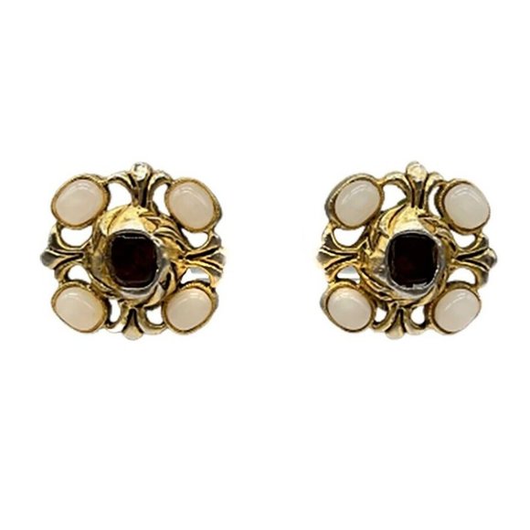 CHANEL - Gripoix Red White Clip On Gold Tone Earrings 70s-80' Vintage - Picture 1 of 11